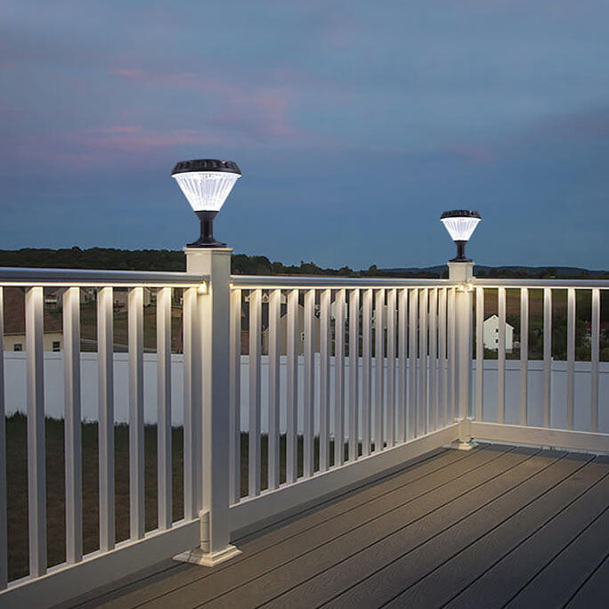 Modernes schwarzes Solar-Druckguss-Aluminium-Glas-Außen-Patio-Wasserdicht-Säulen-Hochlicht | Karnz