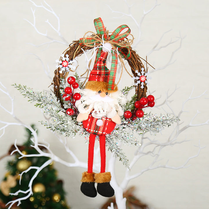 Handgefertir Weihnachtskranz aus Zweigen