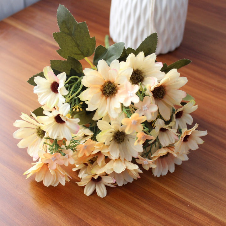 Lebensechter Blumenstrauß