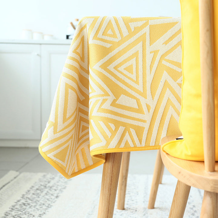Gewebte Jacquard-Tischdecke aus Baumwollmix mit geometrischem Dreiecks-Design Karnz