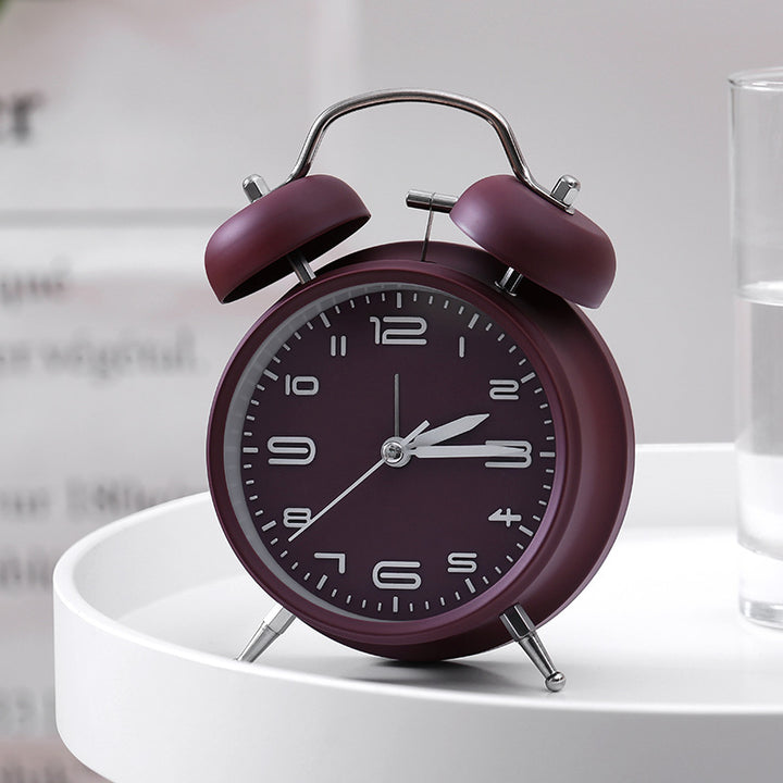 Klassischer Alarmwecker mit Modernen Akzenten Karnz