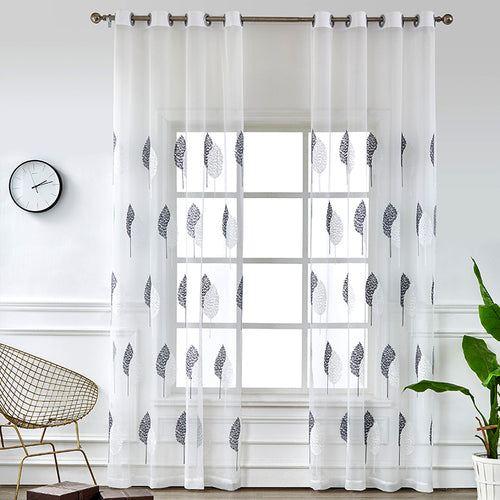 Transparenter Voile‑Vorhang mit besticktem Blattmotiv und Ösenaufhängung Karnz