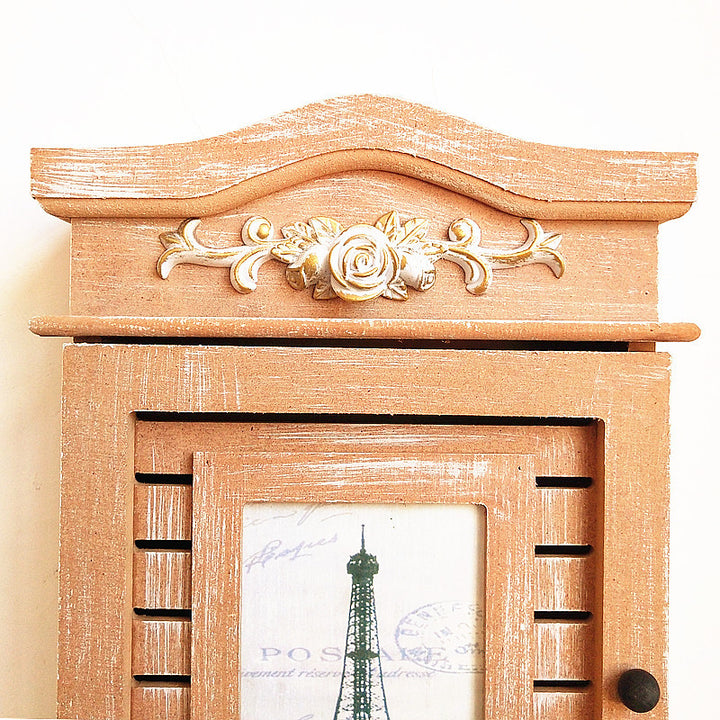 Vintage dekorativer Wandschrank
