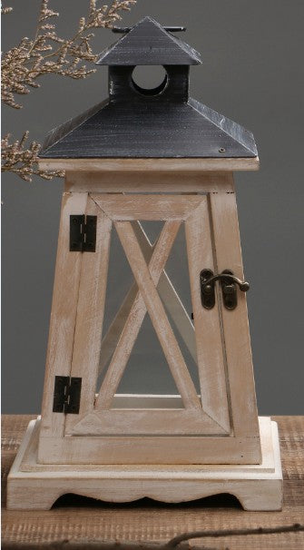 Rustikale abgenutzte Holzlaterne Kerzenhalter mit Glasplatten und Metalldach Karnz
