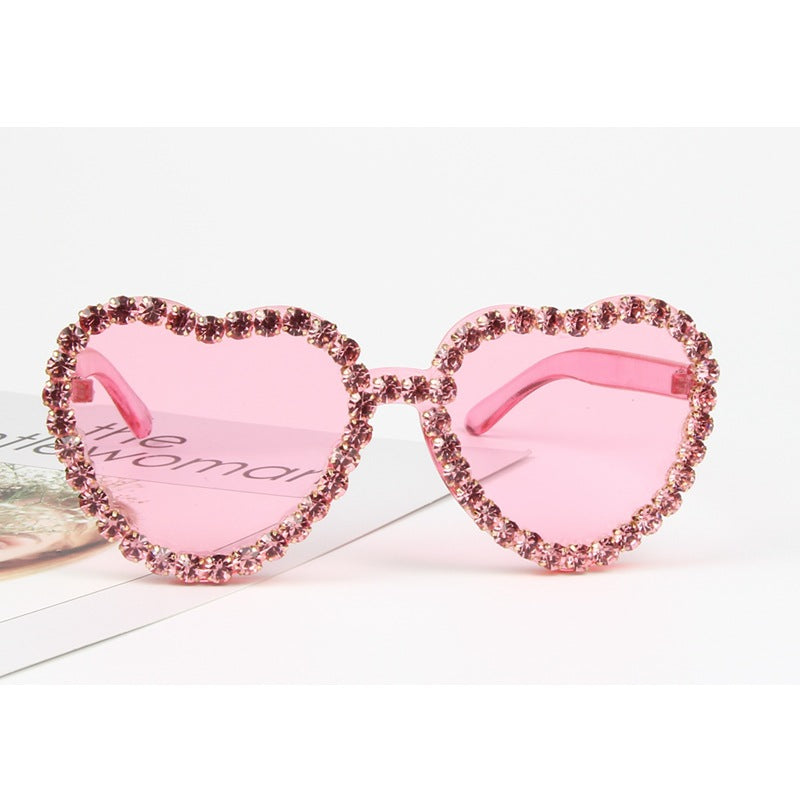 Damen Herzform-Sonnenbrille mit funkelndem Kristallrahmen Karnz