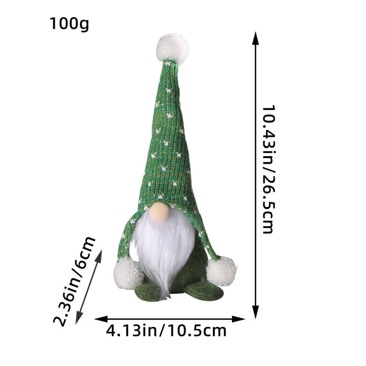 Weihnachts-Wichtel mit Strickmütze und Bommel