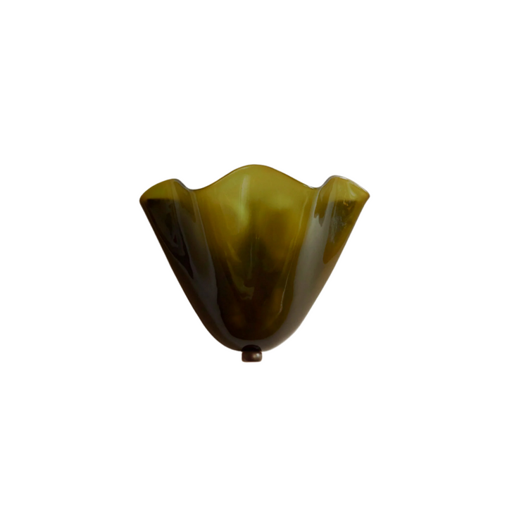 Karnz | Retro Wandleuchte aus farbigem Glas im rockförmigen Schalenmuster