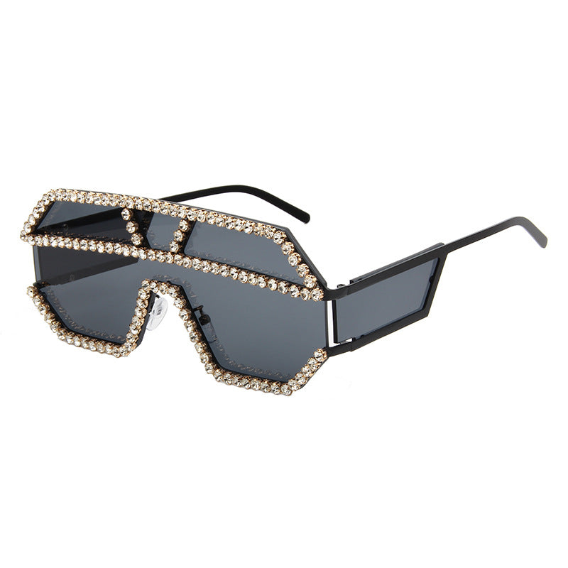 Damen stilvolle Sonnenbrille mit geometrischem Rahmen und Strassverzierung Karnz