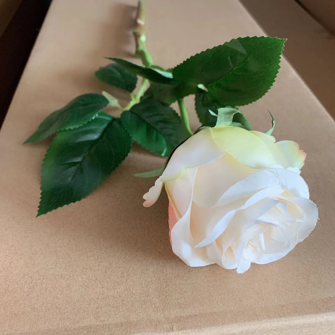 Lebensechter Seidenblumenstiel