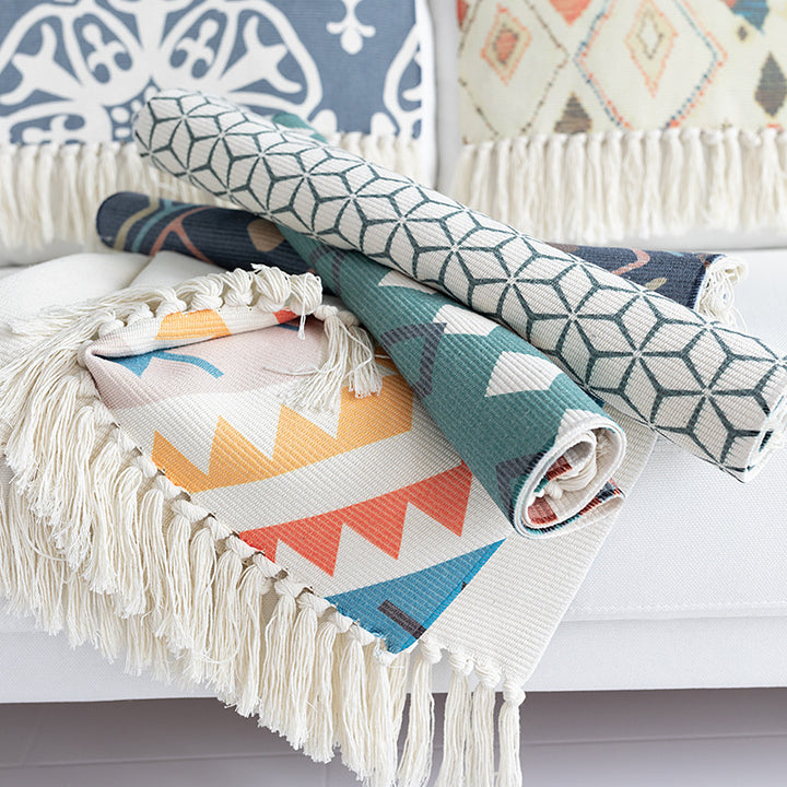 Flachgewebter Baumwollläufer mit Boho-Ethno-Muster und Fransenrand