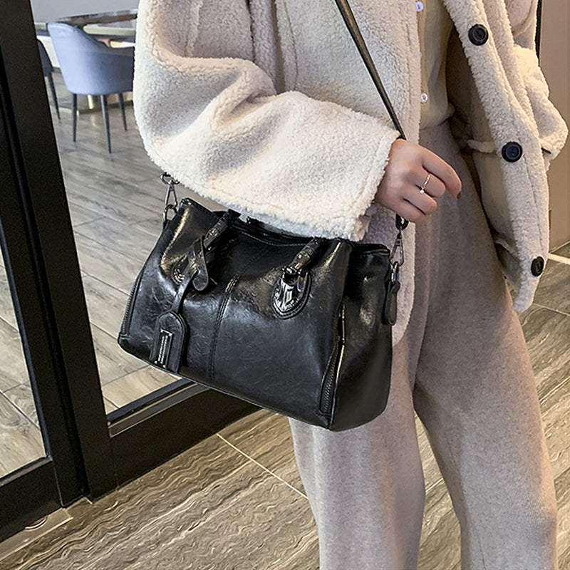Neue Handtaschen aus Ölwachsleder Boston, große Tragetasche aus weichem Leder | Karnz