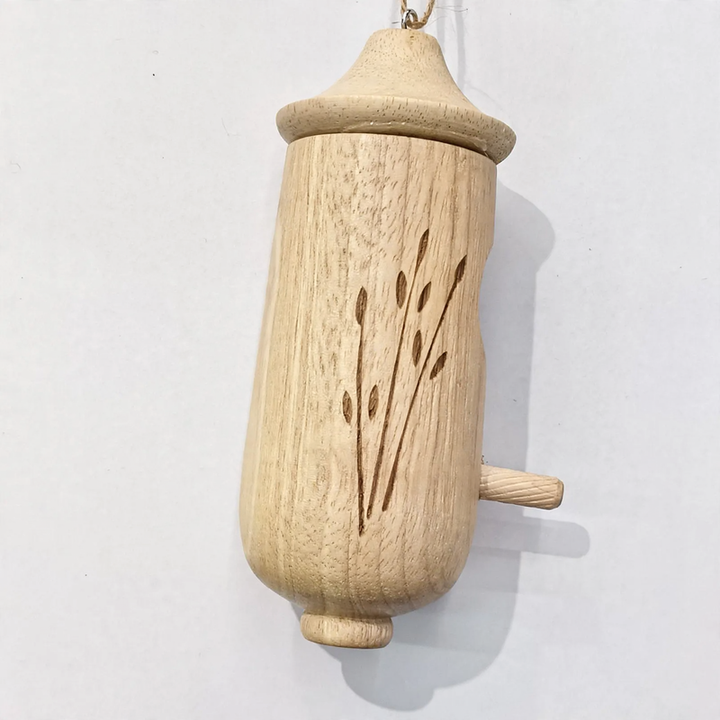 Dekoratives Vogelhaus aus Holz