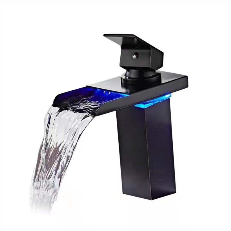 Einhand-Waschtischarmatur 1-Loch Weit Verwendete Badezimmer-Waschtischarmatur mit LED-Beleuchtung