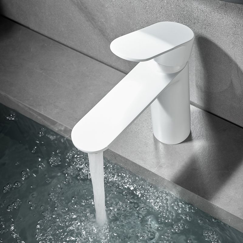 Badezimmer Waschbecken Wasserhahn Hebelgriff Messing Monochrom Badezimmer Wasserhahn