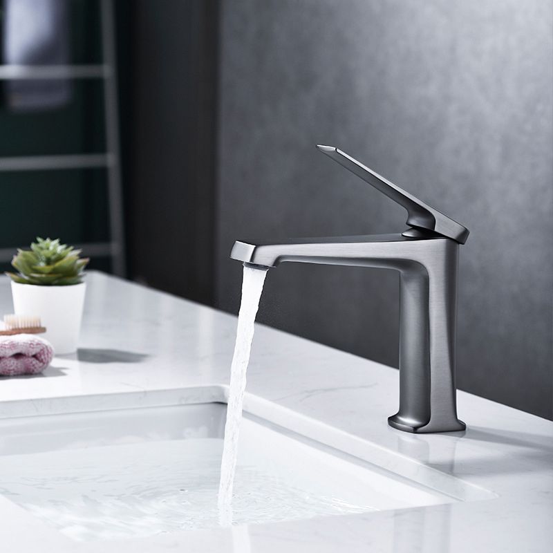 Modernes Centerset Badezimmerarmatur Einfarbige Kupferarmatur für das Badezimmer