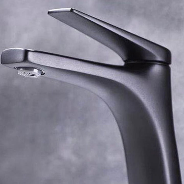 Zeitgenössischer Kupfer-Wasserhahn Hebel Niedriger Bogen Gefäß Wasserhahn