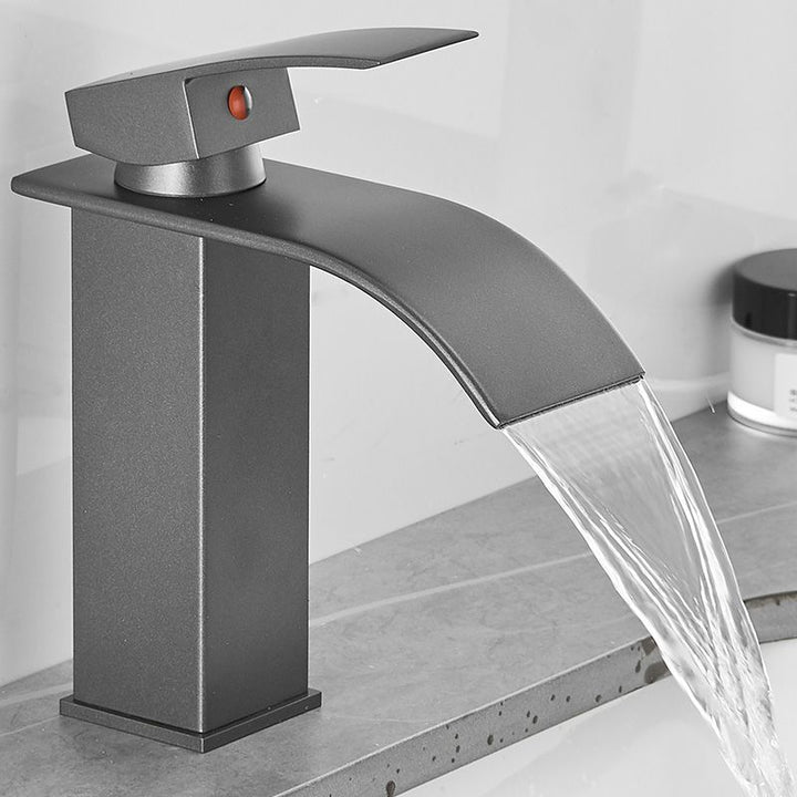 Moderner Badewannenarmatur Wasserfallauslauf Hebelgriff Messing Spülenarmatur
