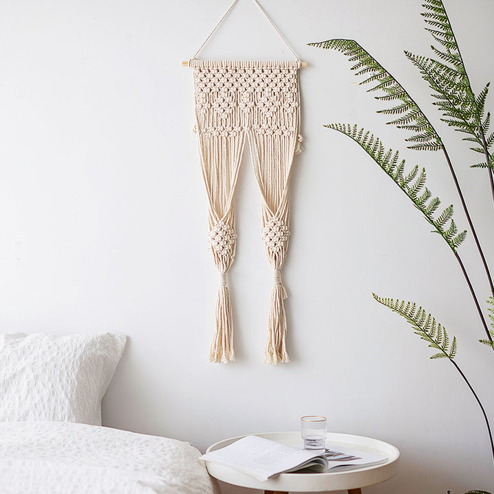 Makramee-Wandbehang mit geometrischem Dreifach-Quasten-Design und Holzstab Karnz