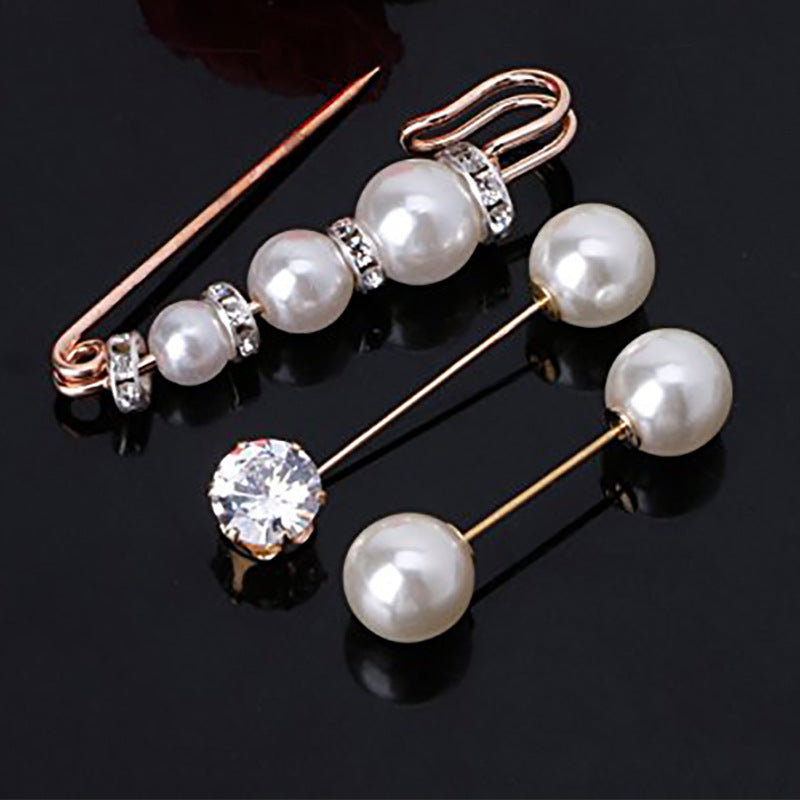 Elegantes Perlen- und Kristallbroschen-Set Karnz