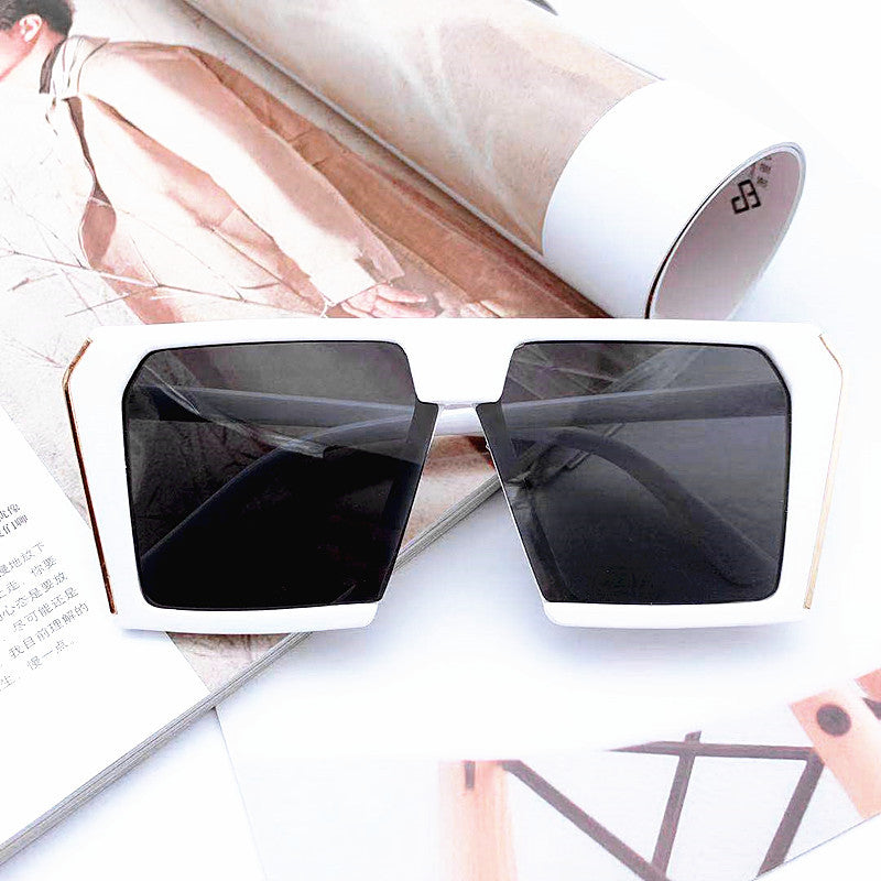 Damen stilvolle geometrische Sonnenbrille im kantigen Design Karnz