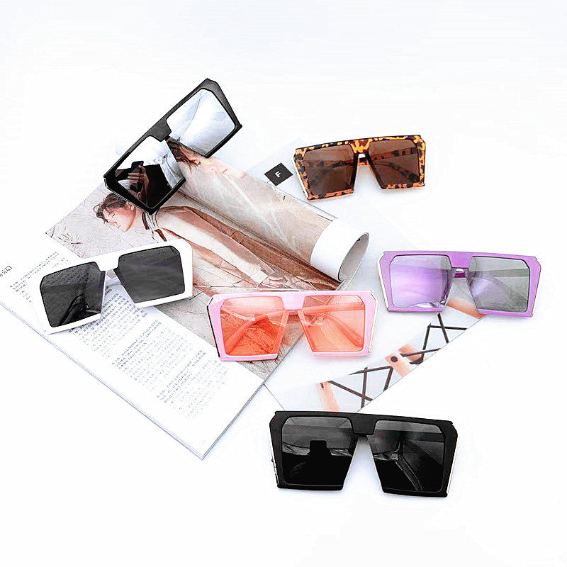 Damen stilvolle geometrische Sonnenbrille im kantigen Design Karnz