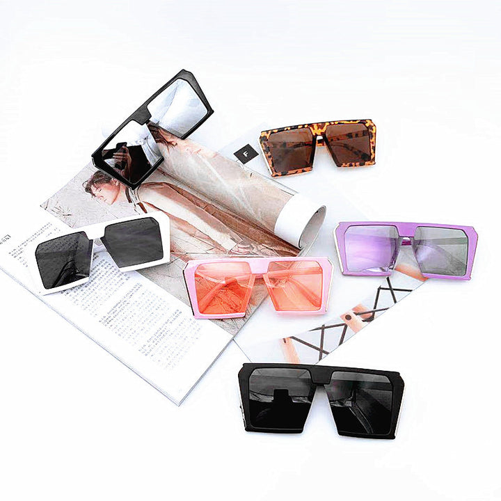 Damen stilvolle geometrische Sonnenbrille im kantigen Design Karnz