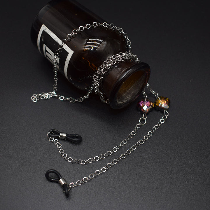 Elegante Brillenkette mit Akzent aus Edelsteinen Karnz