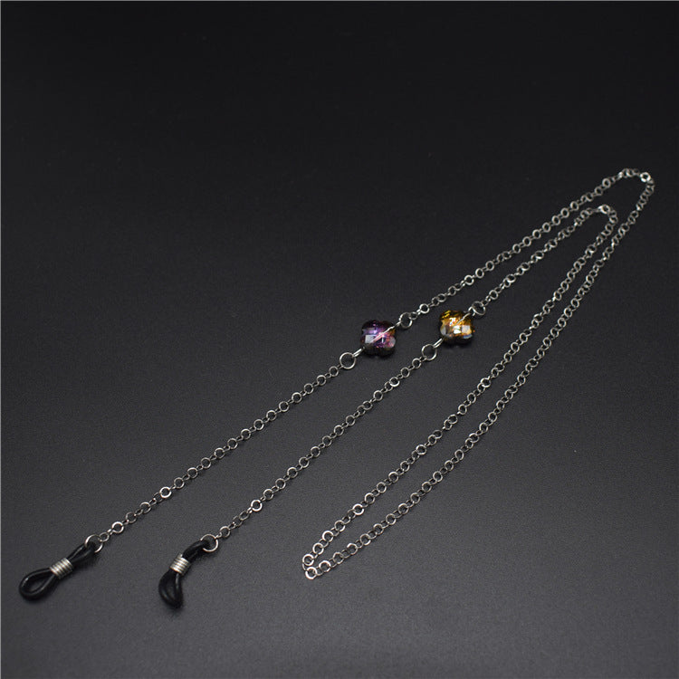 Elegante Brillenkette mit Akzent aus Edelsteinen Karnz