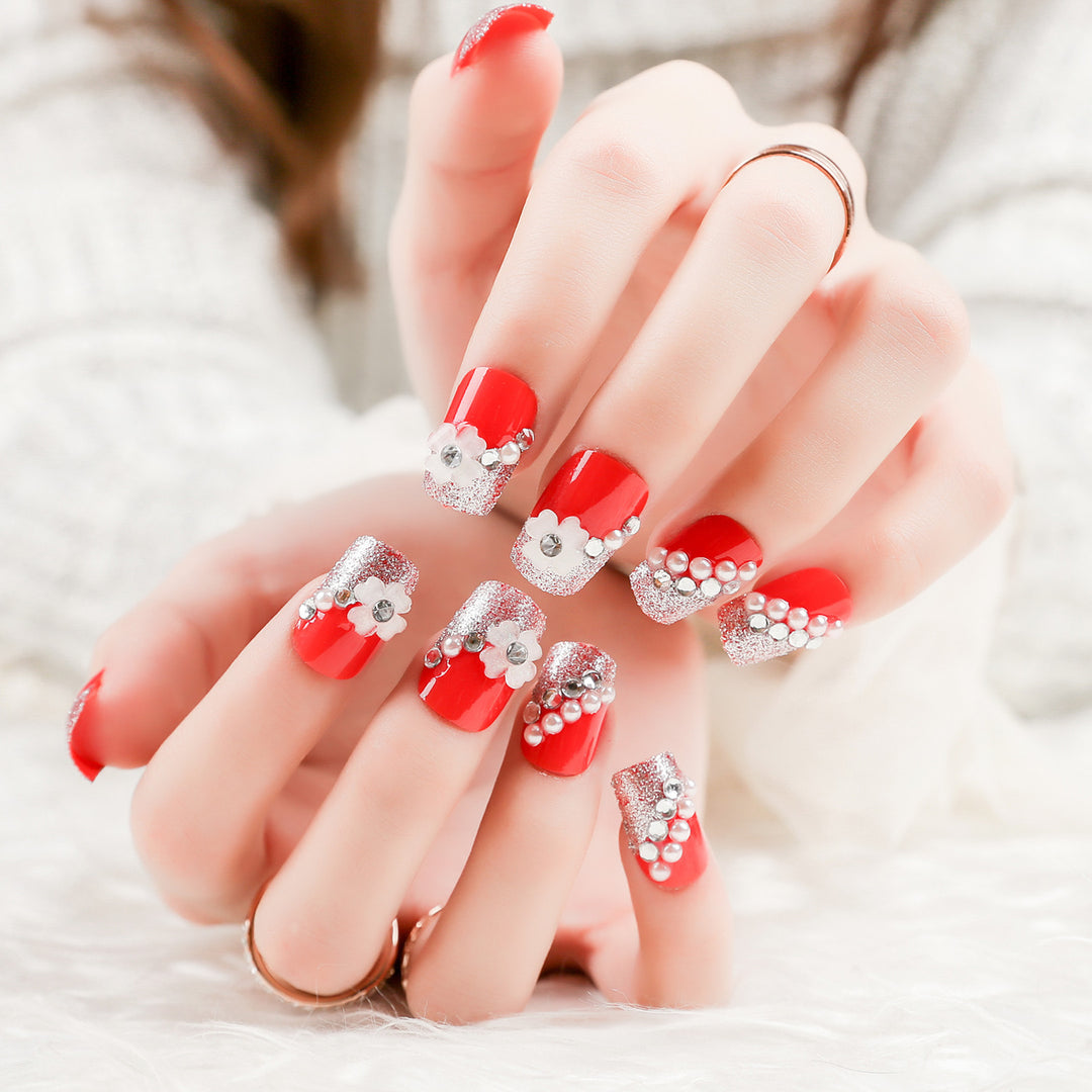 Kreatives mit Strass verziertes Press-On Nagelset