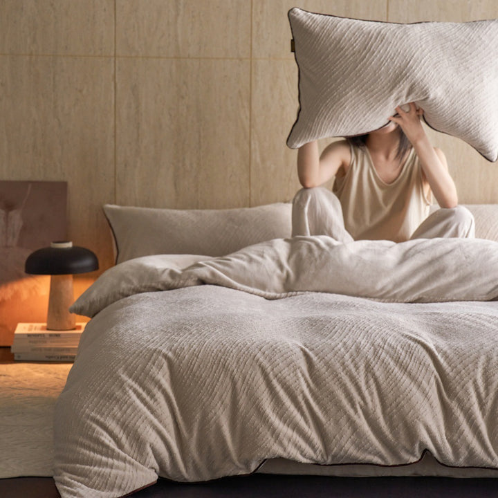 Hochwertiges Bettwäsche-Set aus Milchfaser-Fleece, neutrales Design