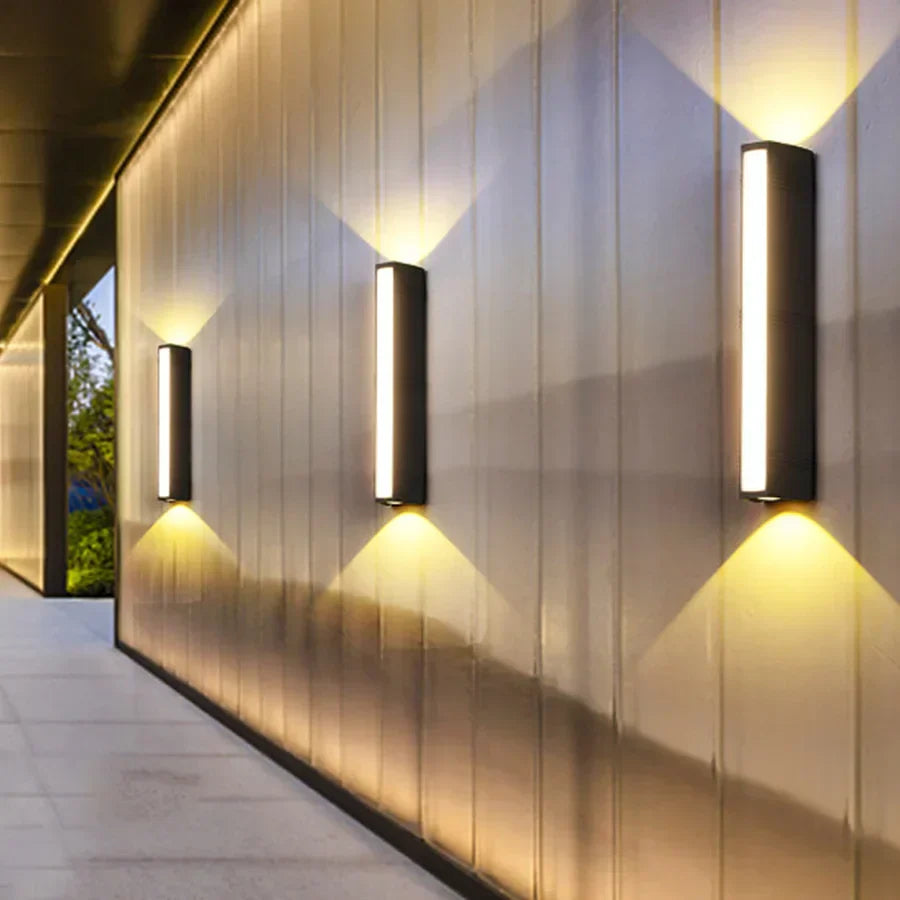Wasserdichte LED-Wandlampe für Außenbereiche - GlowGuard, energieeffizient und wetterbeständig, ideal für Terrasse und Garten | Karnz