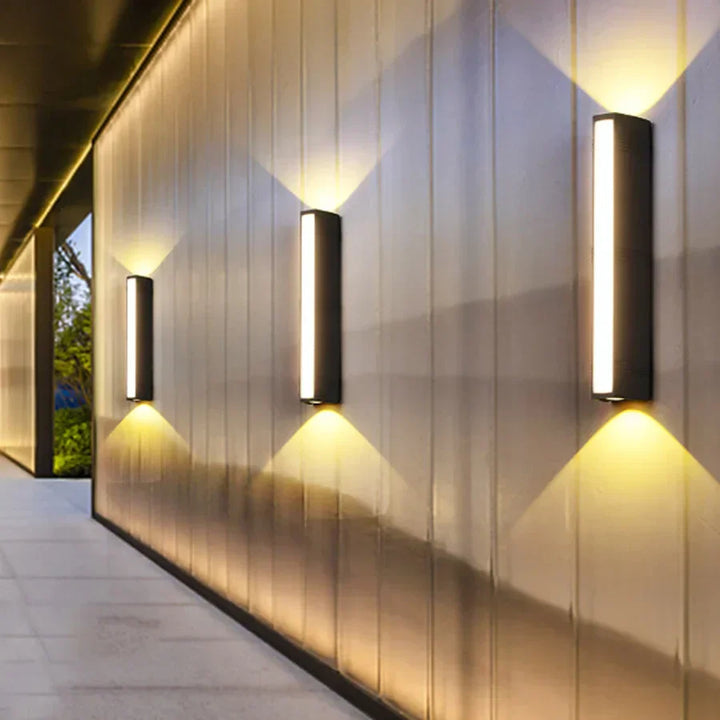 Wasserdichte LED-Wandlampe für Außenbereiche - GlowGuard, energieeffizient und wetterbeständig, ideal für Terrasse und Garten | Karnz