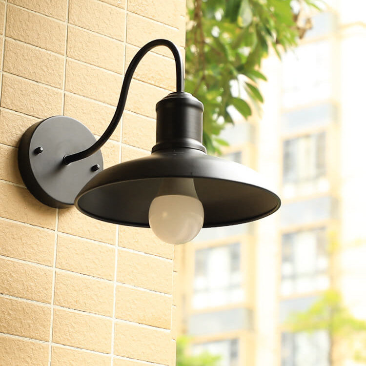 Retro Loft Dome Eisen Außen Wasserdicht 1-Licht Gebogene Arm Wand Sconce Lampe | Karnz