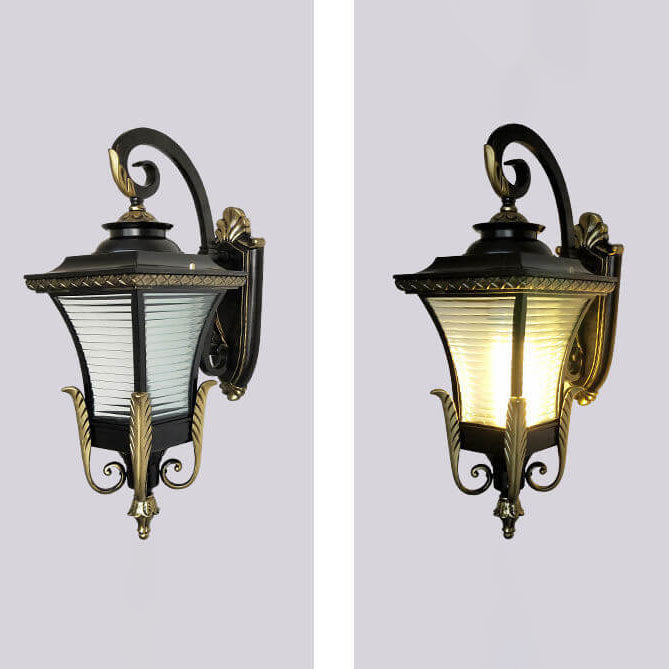 Europäisches Vintage Outdoor Quadrat Käfig Aluminium Glas 1-Licht Wandlampe | Karnz