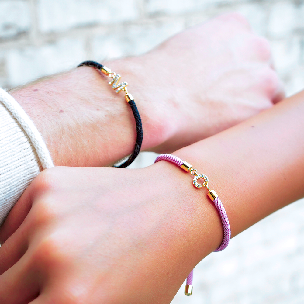 Karnz | Verstellbare Buchstabenarmbänder