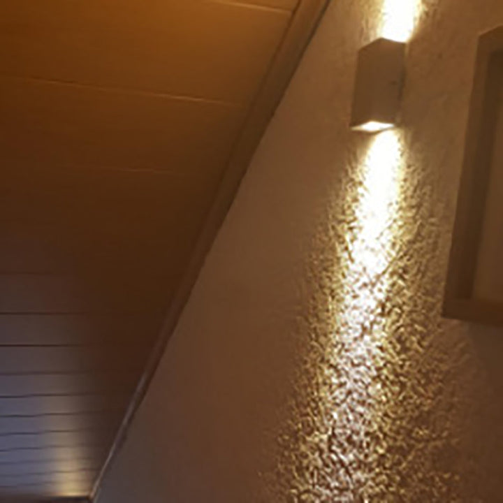Moderne Einfachheit Wasserfest Aluminium Kubische LED Wandlampe Für Außenpatio | Karnz
