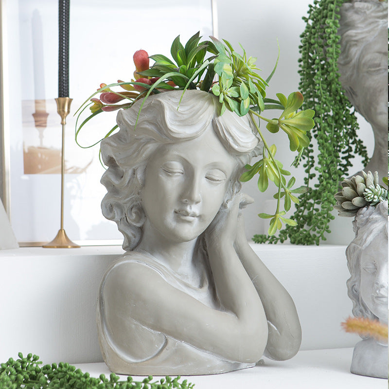 Kunstvolle Kopfskulptur Blumentopf Karnz