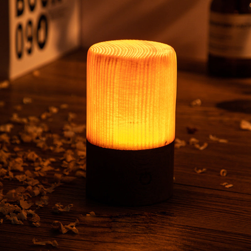 Stylische LED Tischlampe - WoodGlow | Karnz