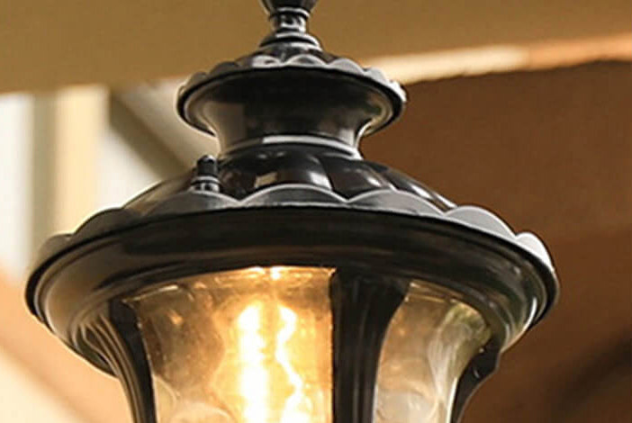 Europäisches Retro-Wasserfest Steinmuster Glaslampenschirm 1-Licht Außenwandleuchte | Karnz
