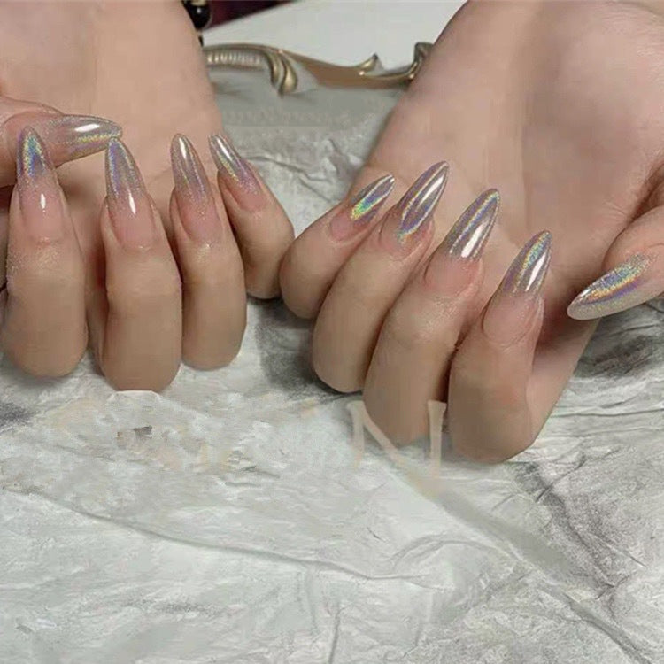 Glitzernagelkunst mit holografischen Effekten Karnz