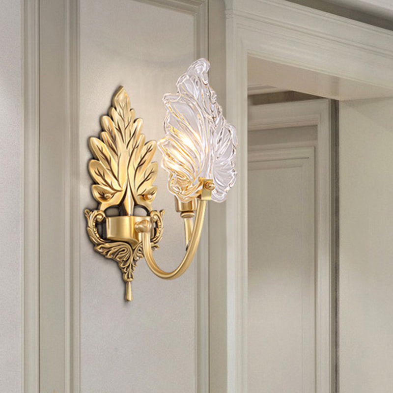 Karnz | Traditionelle Palmblatt Wandleuchte 1/2 Lichter Klarglas Wandbeleuchtung Idee mit gewölbtem Arm aus Messing