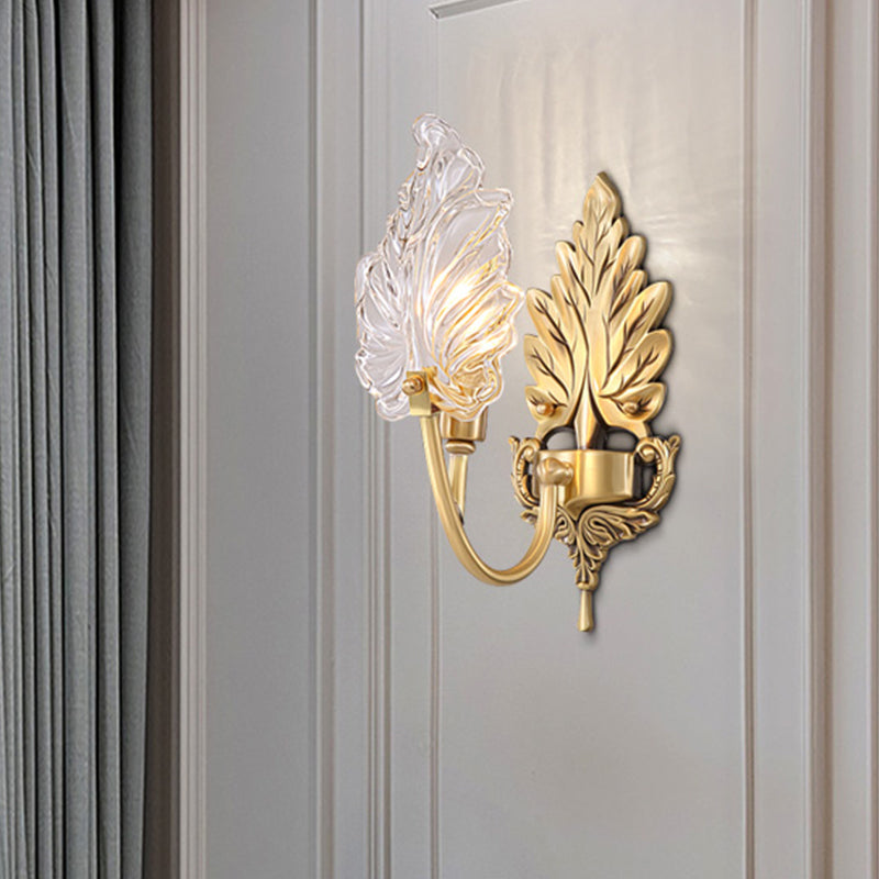 Karnz | Traditionelle Palmblatt Wandleuchte 1/2 Lichter Klarglas Wandbeleuchtung Idee mit gewölbtem Arm aus Messing