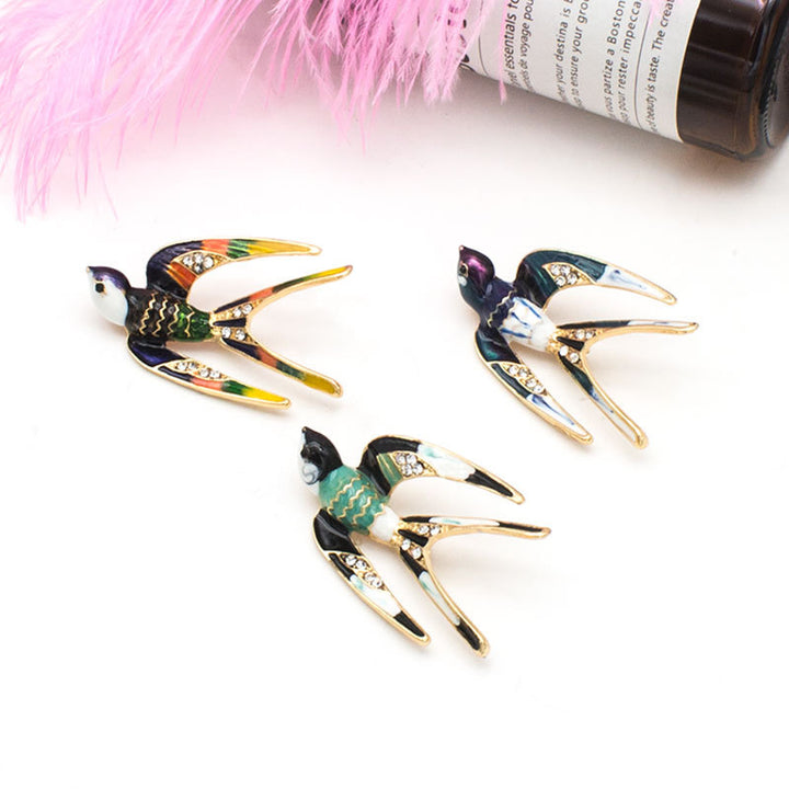 Emaillierte Vogel Brosche Karnz