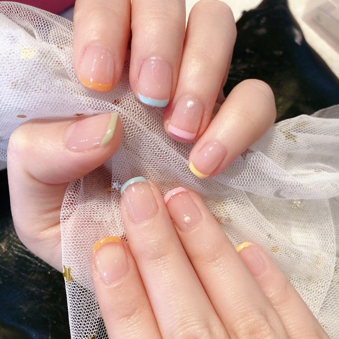 Kreative Nagelkunst mit Pastellfarben Karnz