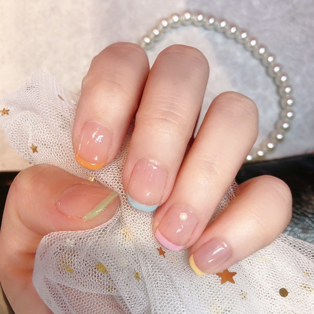 Kreative Nagelkunst mit Pastellfarben Karnz