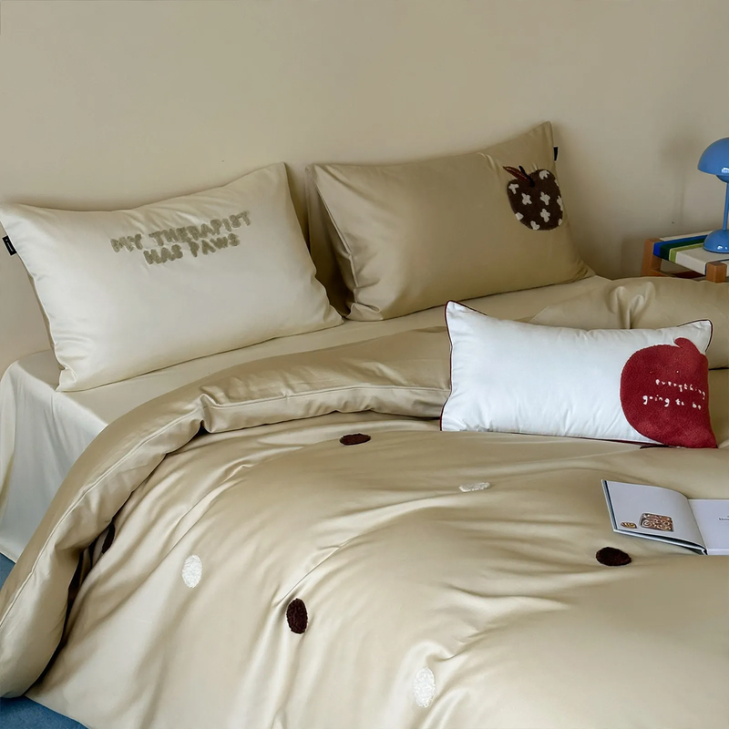 Bettwäsche-Set aus Langstapelkamm-Baumwolle mit Stickerei
