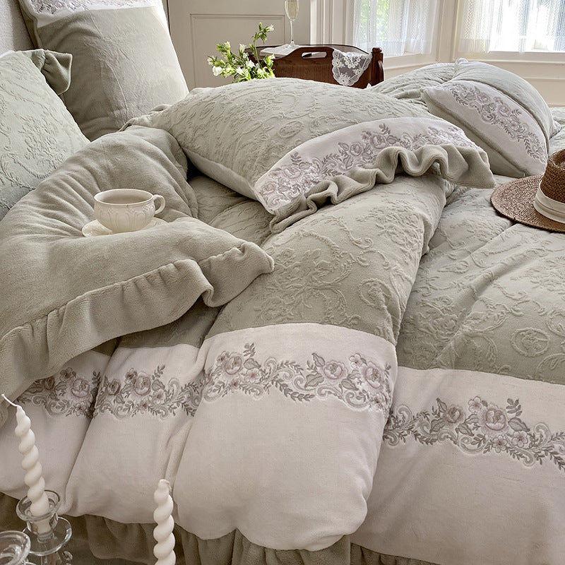 Französisches Milchfaser-Fleece-Bettwäsche-Set mit Relief-Stickerei