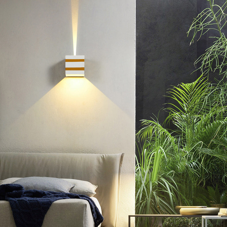 Outdoor Minimalistische Quadratische Würfel Aluminium Wasserdichte LED Wandlampe | Karnz