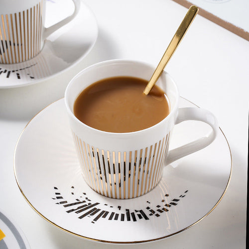 Bewegte Spiegelung, kreative Kaffeetasse, Spiegelreflexion, Kaffeebecher