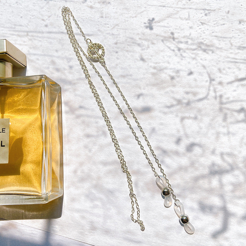 Elegante Halskette mit Filigranem Anhänger Karnz